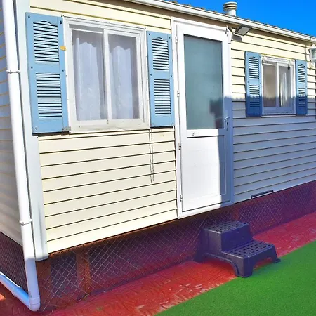 Casita Movil En Camping De * 拉曼加戴尔马尔梅纳