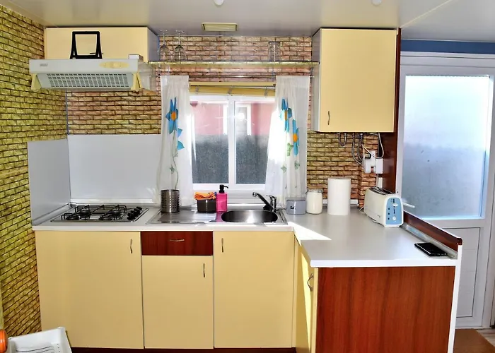 酒店 Casita Movil En Camping De 拉曼加戴尔马尔梅纳